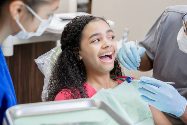 Best Emergency Dental Extractions in Parklawn, CA